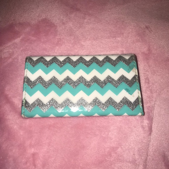 Wallet 💕💙 - Picture 2 of 5